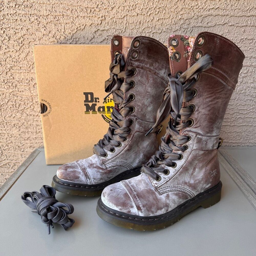 NEW Dr. Martens Triumph Boots Womens Sz 8 Brown Pink Floral Foldover Tall Combat